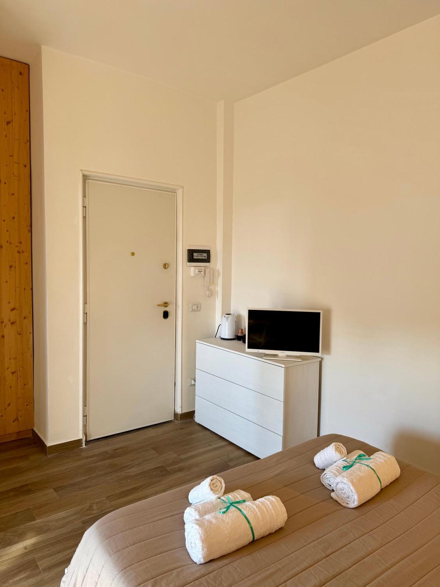Loft Corso Trieste Free Parking & Kitchen Барі Екстер'єр фото